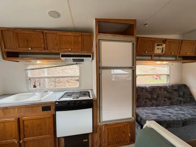 1999 Trail Lite travel trailer - Photo 9