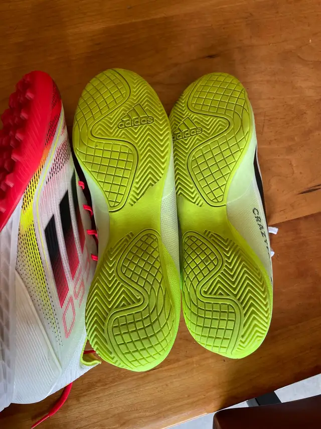 Soccer Shoes - Indoor - Photo 3