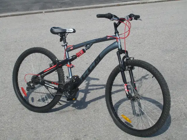 ALMOST NEW 27.5' CCM SAVAGE WITH 21 SPD & FULL DUAL SUSPENSION!