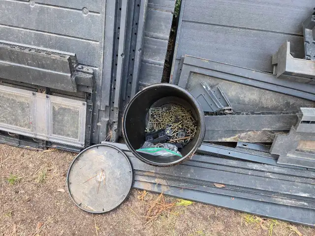 storage shed 9 x 7 - Photo 2