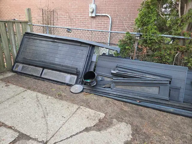 storage shed 9 x 7 - Photo 3