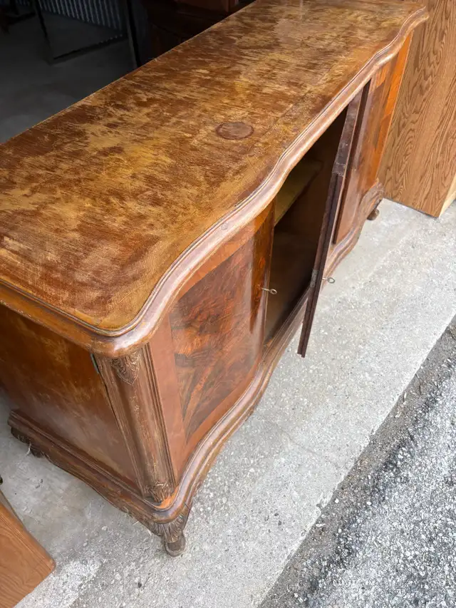 Free delivery antique Vintage Wooden Buffet/Sideboard - Photo 4