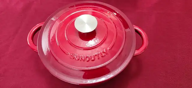 High Quality, SUNOUTLY Enameled Cast Iron 4.5 qt. Dutch Oven - Photo 4