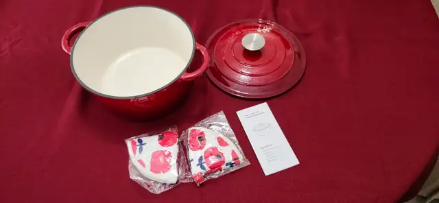 High Quality, SUNOUTLY Enameled Cast Iron 4.5 qt. Dutch Oven - Photo 5