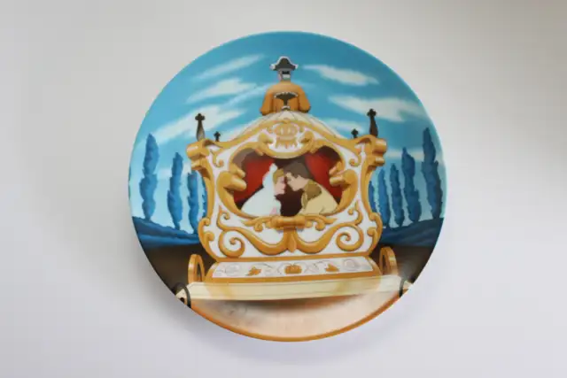 Cinderella 'Happily Ever After' Collectable Plate - Photo 2
