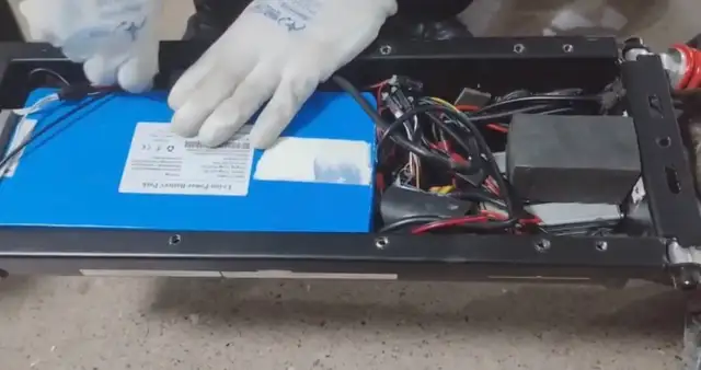 Evercross electric scooter -  Needs battery - Photo 9