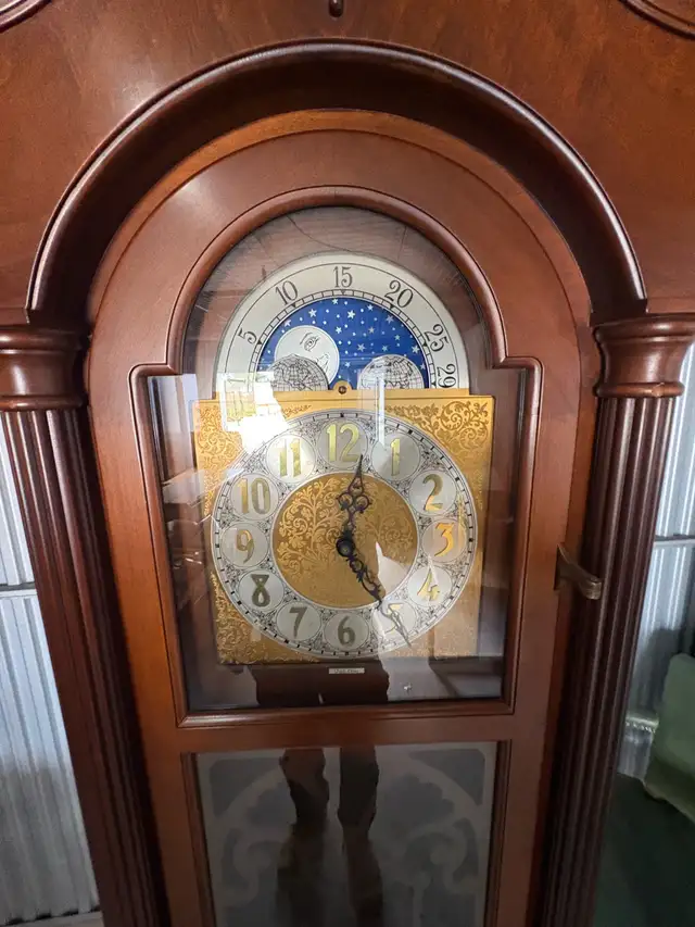 Free delivery used Grandfather Clock - Wood Casing - Photo 9