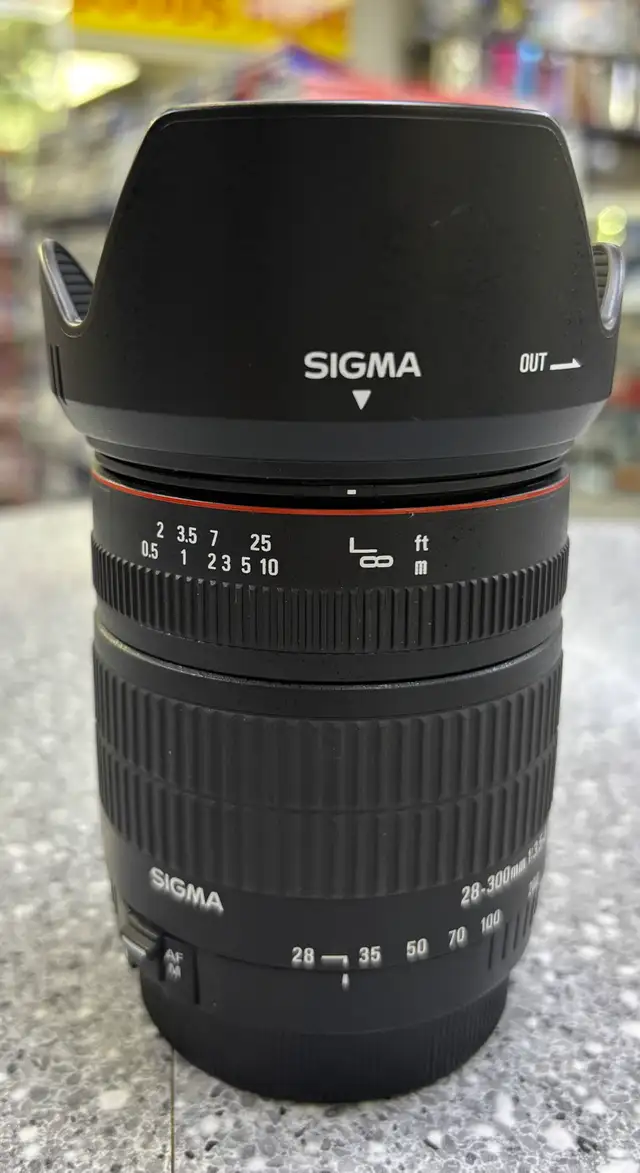 Sigma 28-300mm Zoom LE 3.5-6.3 Macro Lens Nikon