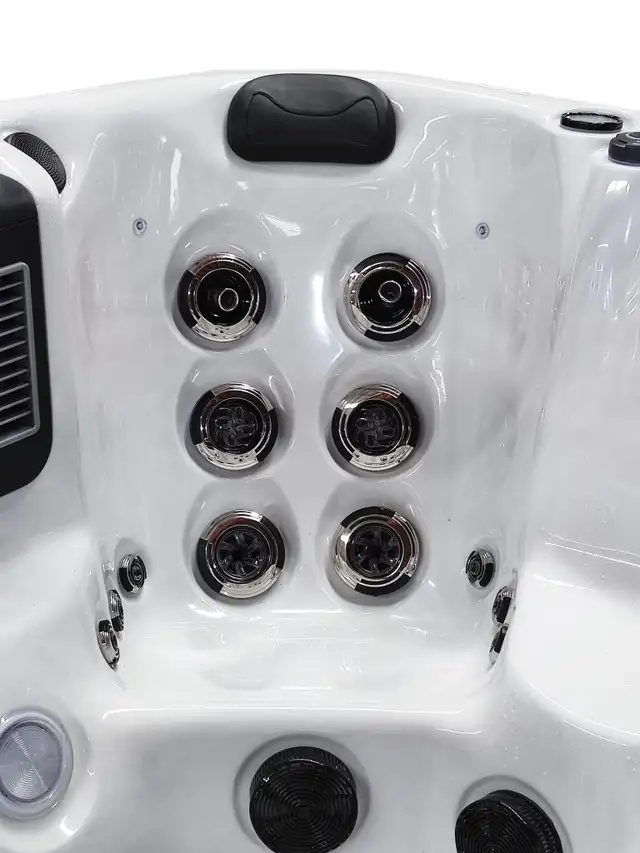 VEGA HOT TUB FOR SALE - Photo 6