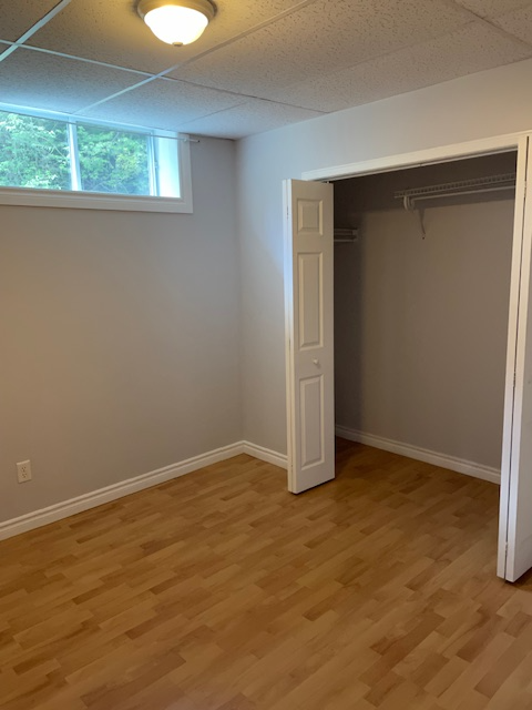 $1675 Month, 2 Person Ground level Apt, No Stairs & Muskoka Room - Photo 9