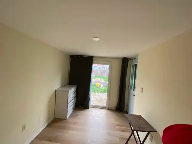 Private room for rent with direct access to backyard - Photo 3