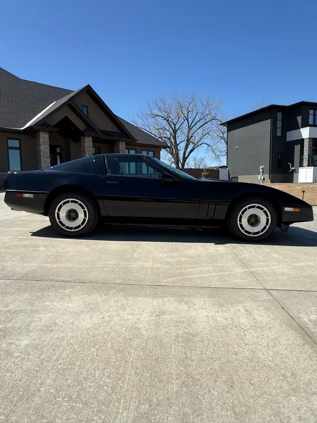 1985 Corvette - Photo 3