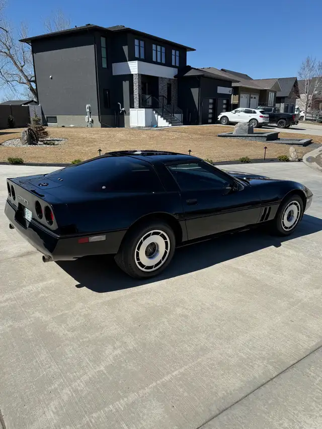 1985 Corvette - Photo 4