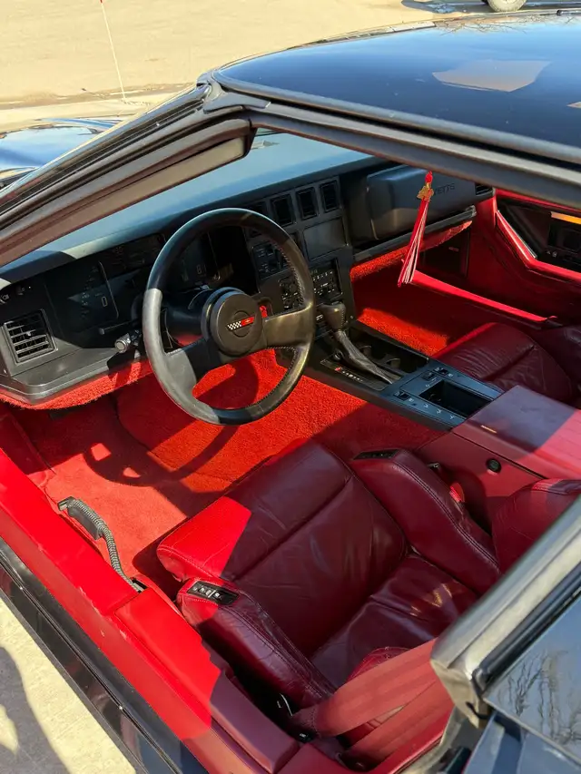 1985 Corvette - Photo 7