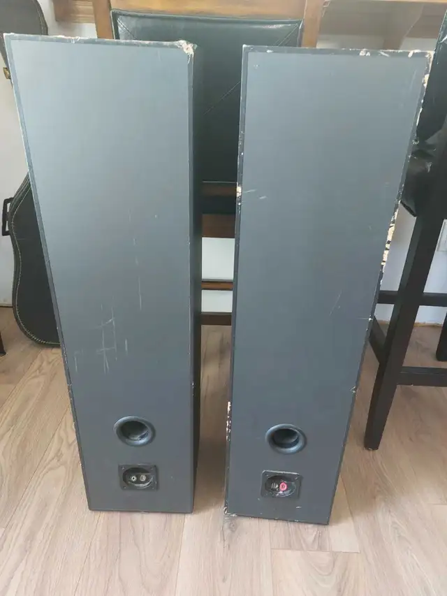 Polk Audio tower speakers - Photo 3