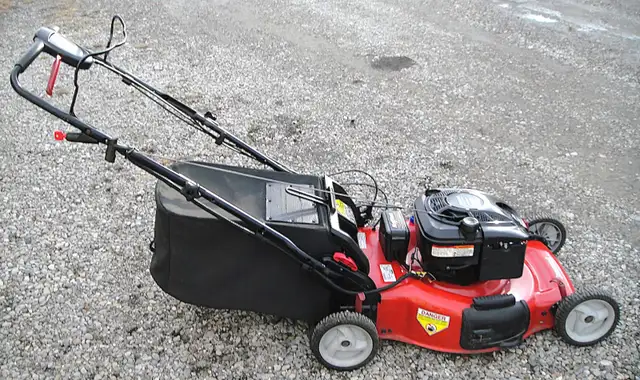 JONSERED SELF PROPELLED LAWNMOWER - Photo 2