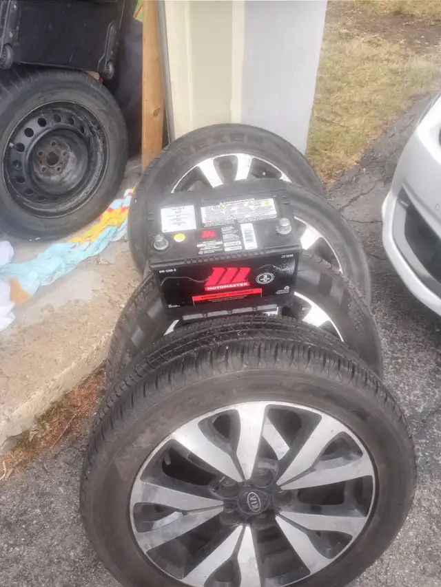 Kia Rondo tires R17 and battery - Photo 3