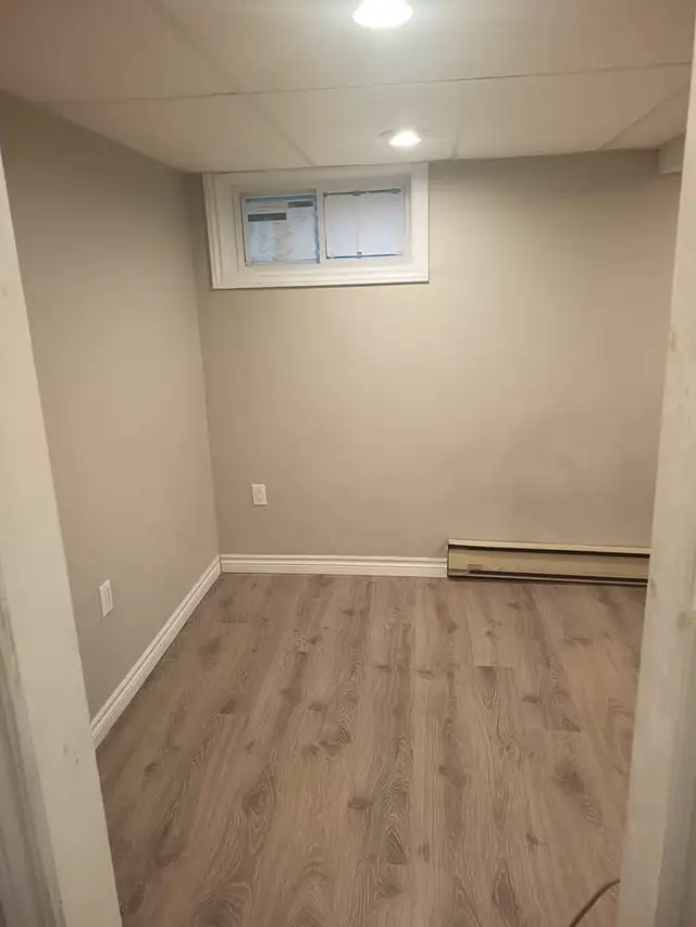 1 Bedroom Basement Apartment - Photo 2