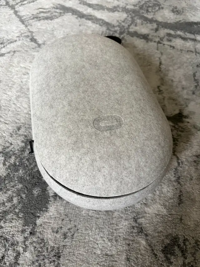 Meta Quest 2 - Photo 2