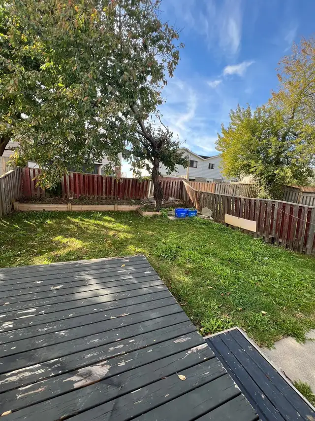 2 Private Fully Furnished Rooms available  Brampton from May 1 - Photo 2