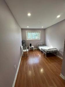 2 Private Fully Furnished Rooms available  Brampton from May 1 - Photo 3
