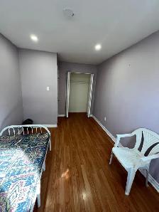2 Private Fully Furnished Rooms available  Brampton from May 1 - Photo 4
