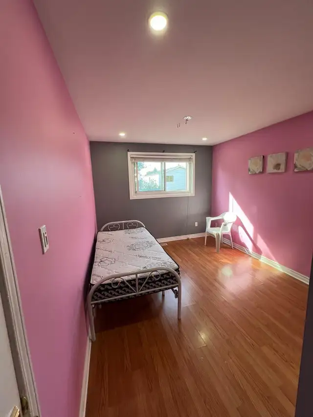 2 Private Fully Furnished Rooms available  Brampton from May 1 - Photo 5