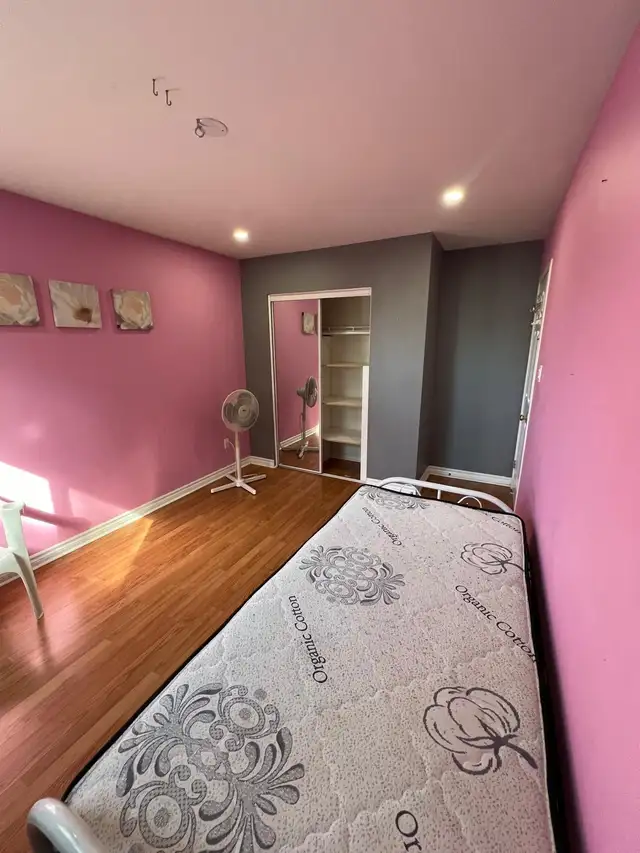 2 Private Fully Furnished Rooms available  Brampton from May 1 - Photo 6