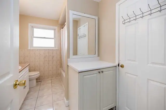 2 Private Fully Furnished Rooms available  Brampton from May 1 - Photo 8