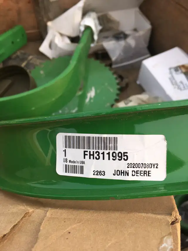 mixed farm worker - Photo 3