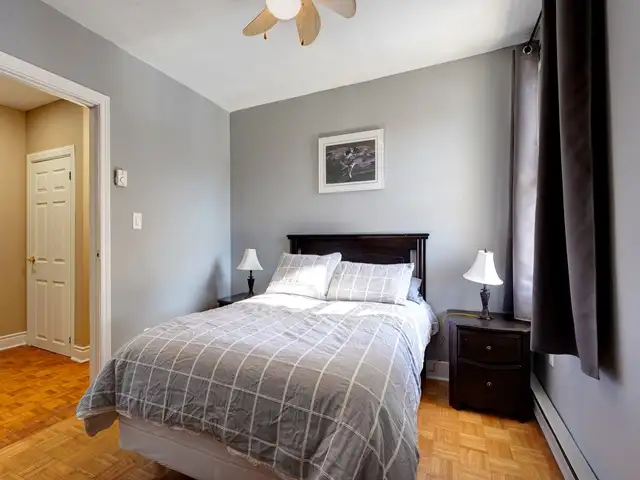 3 Beds 1.5 Baths ALL Included- Short and Long Term - Photo 2