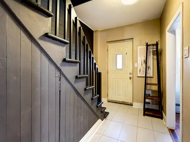 3 Beds 1.5 Baths ALL Included- Short and Long Term - Photo 8