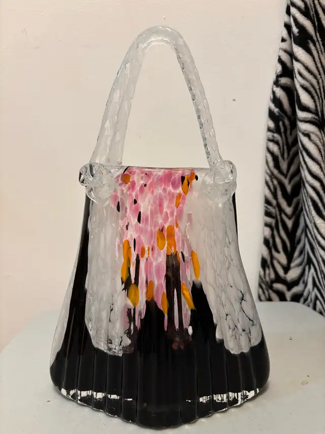 Beautiful Blown Glass Bag Vase $45obo - Photo 2