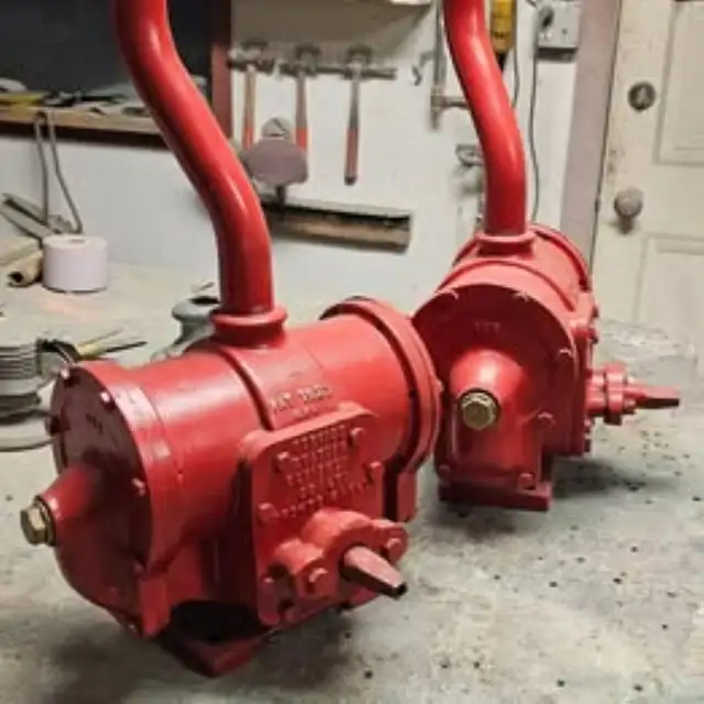 Service station pumps - Photo 2