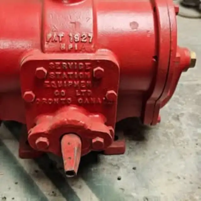 Service station pumps - Photo 3