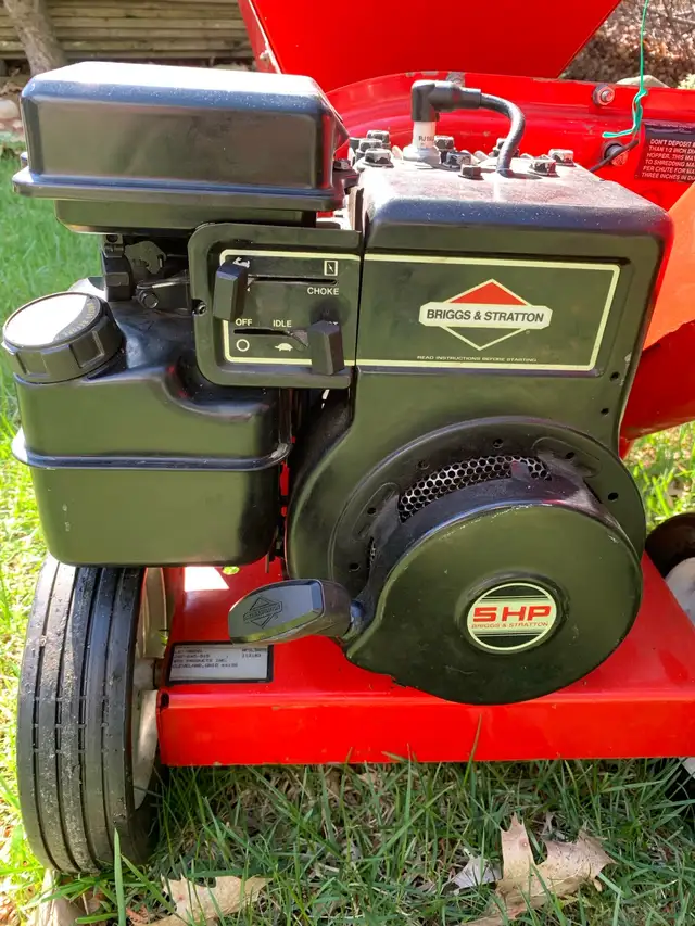 wood CHIPPER shredder from MTD - Photo 5