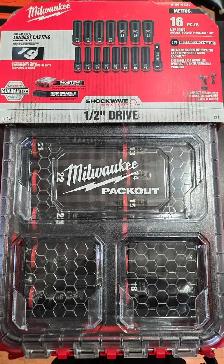 BRAND NEW MILWAUKEE  16 PIECE. 49-66-6803. METRIC SET 1/2 DRIVE