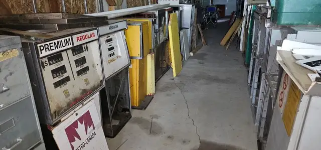 Gas pump parts etc, for sale - Photo 3