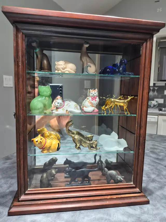 14 CERAMIC CATS!! WITH CURIO CABNET