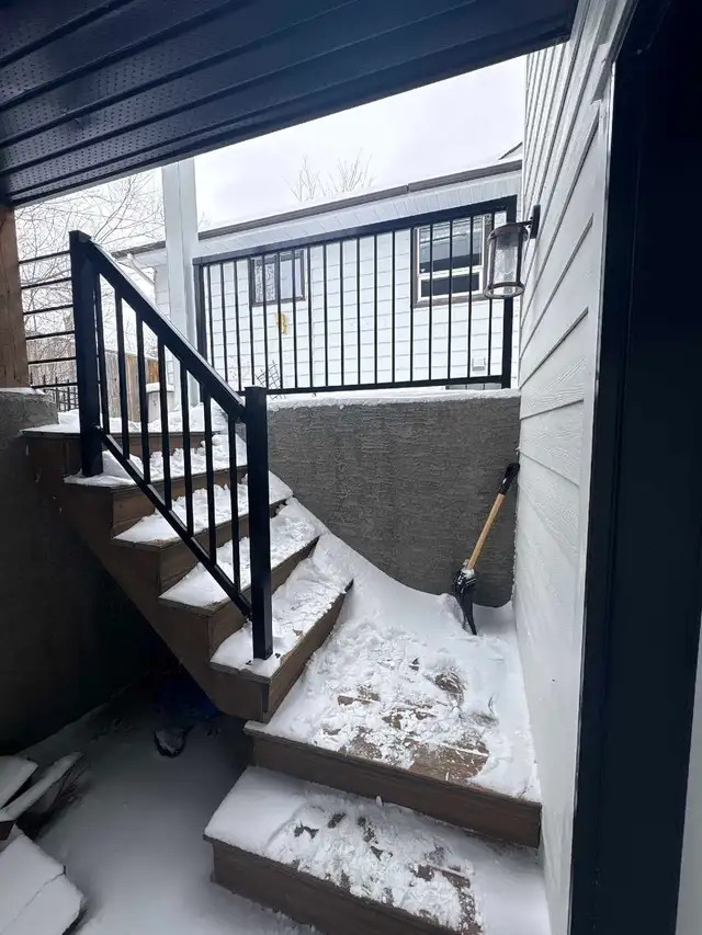 Bachelor Suite in the Crescents Available May.1 - Photo 2