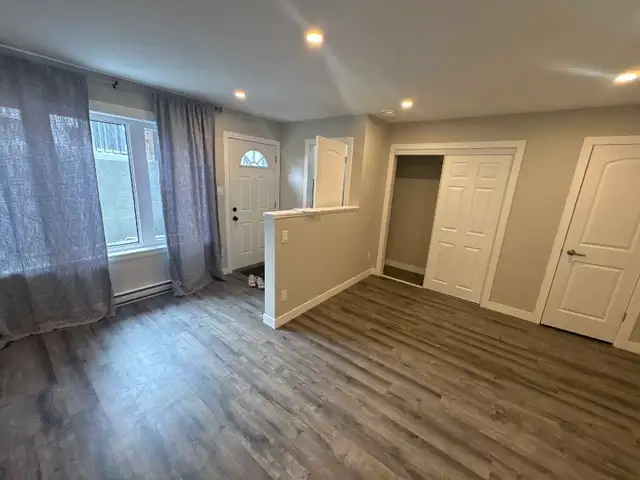 Bachelor Suite in the Crescents Available May.1 - Photo 6