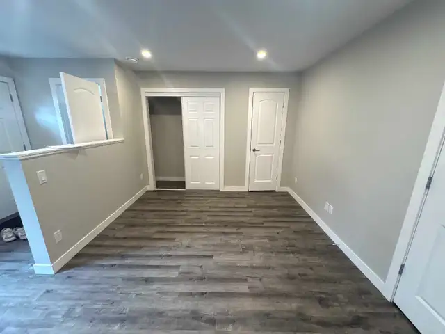 Bachelor Suite in the Crescents Available May.1 - Photo 7