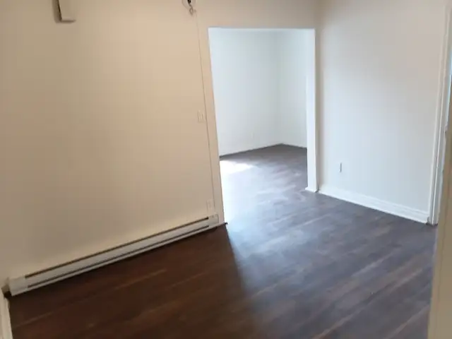 1 BDRM   DEN IN WALKERVILLE FOR RENT - Photo 5