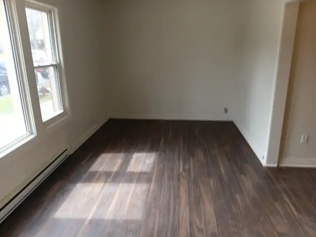 1 BDRM   DEN IN WALKERVILLE FOR RENT - Photo 6