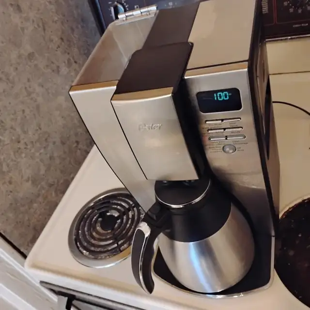 OSTER COFFEE MAKE, REAL NICE STAINLESS ST, CLEAN AND WORKS WELL. - Photo 2