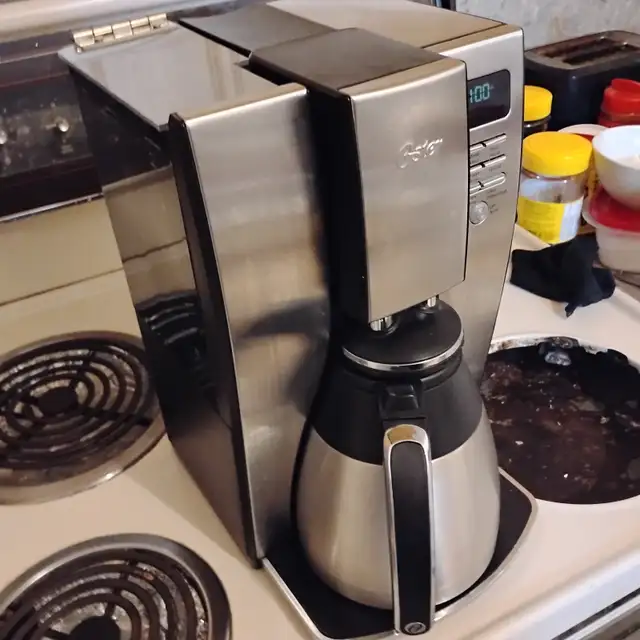 OSTER COFFEE MAKE, REAL NICE STAINLESS ST, CLEAN AND WORKS WELL. - Photo 4