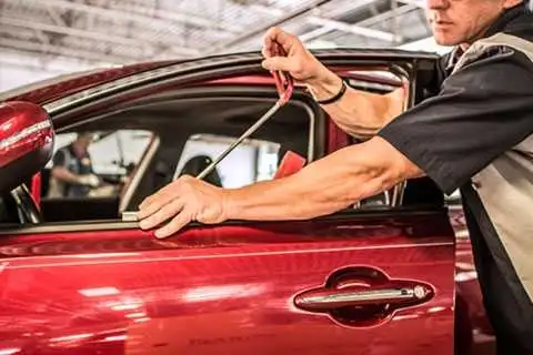 Denting & Painting Services | Auto Repair | Vehicle Refinishing - Photo 2