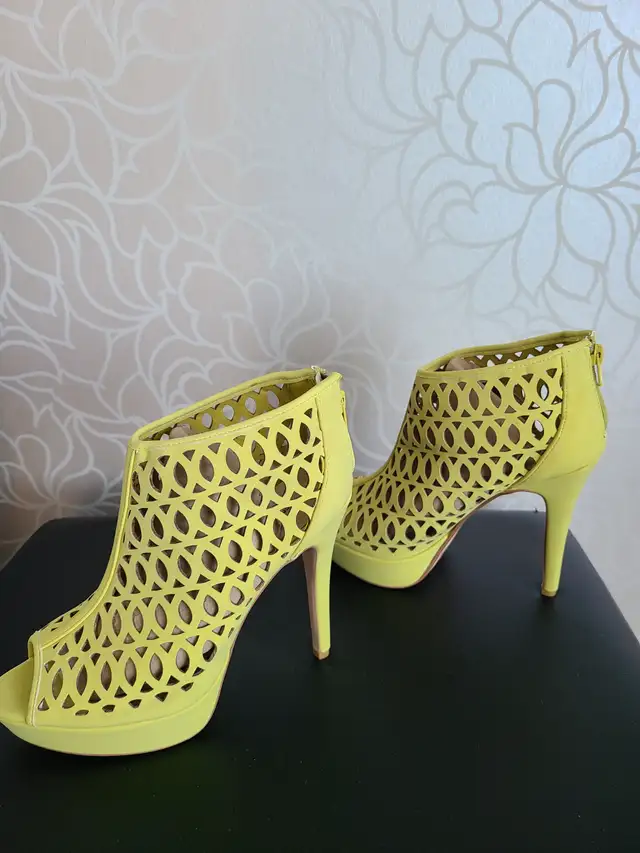 Brand New Women shoes Size 9 - Photo 2