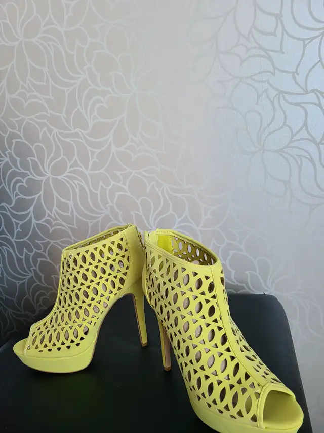 Brand New Women shoes Size 9 - Photo 3