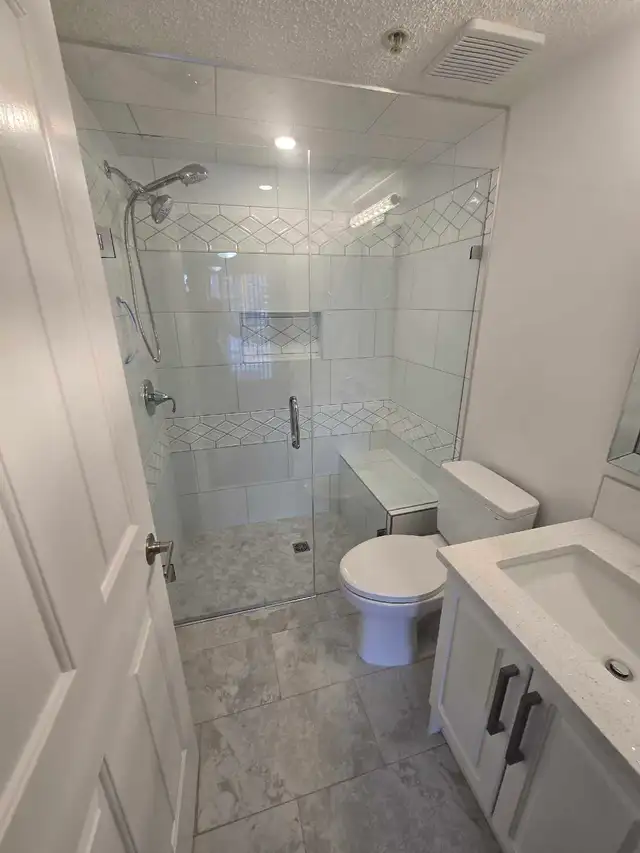 ✨ CALGARY CUSTOM BATHROOM RENOVATIONS ✨ - Photo 5